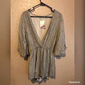 Dainty hooligan romper size small